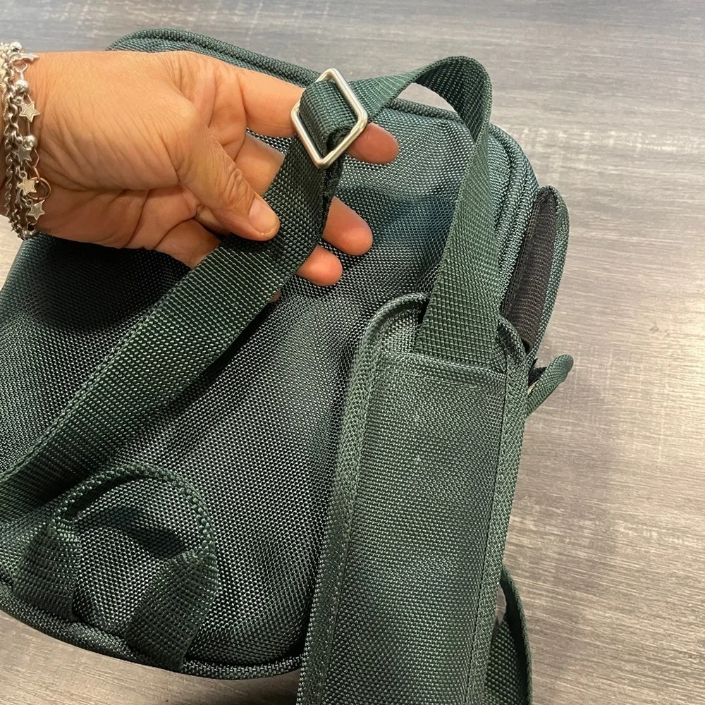 Ricardo Beverly Hills Green Canvas Crossbody Messenger Travel Bag Luggage